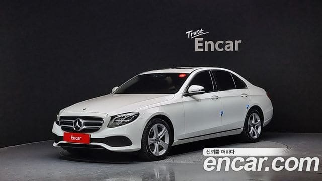 Mercedes-Benz E-Class — фото 1
