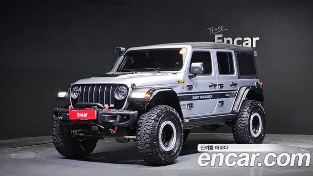 Jeep Wrangler — фото 1