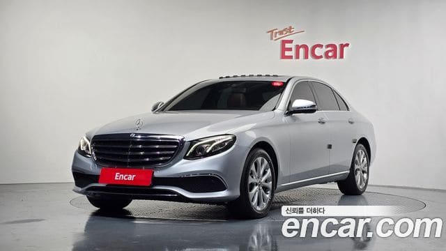 Mercedes-Benz E-Class — фото 1