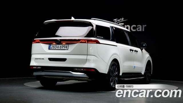 Kia Carnival — фото 1