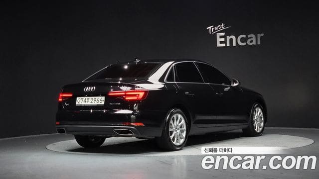 Audi A4 — фото 1