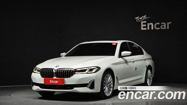 BMW 5 Series — фото 1