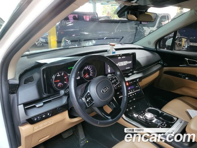 Kia Carnival — фото 1