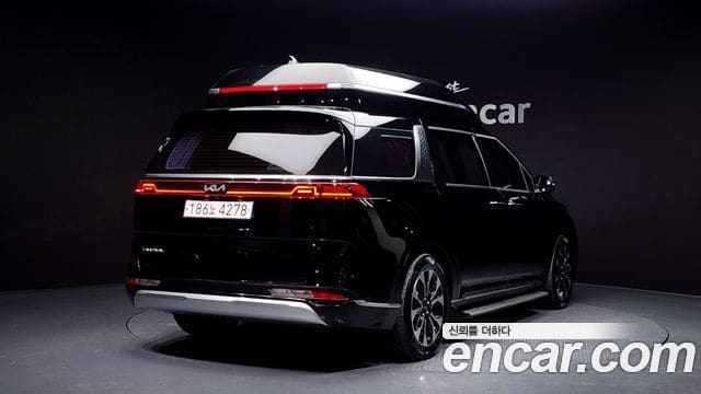 Kia Carnival — фото 1