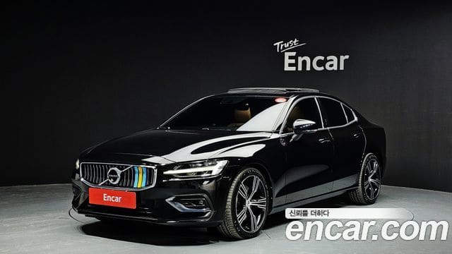 Volvo S60 — фото 1