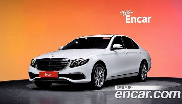 Mercedes-Benz E-Class — фото 1