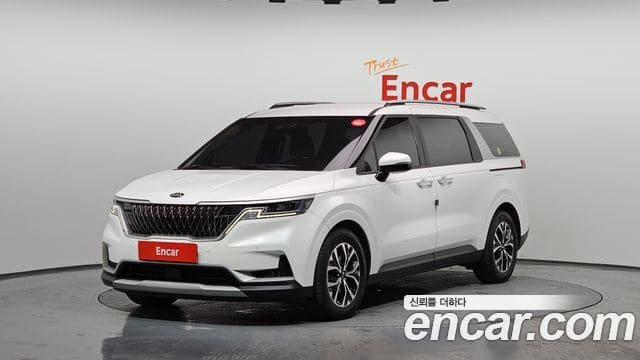 Kia Carnival — фото 1