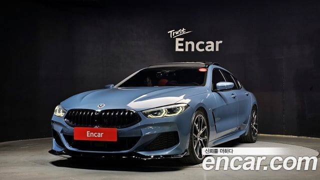 BMW 8 Series — фото 1