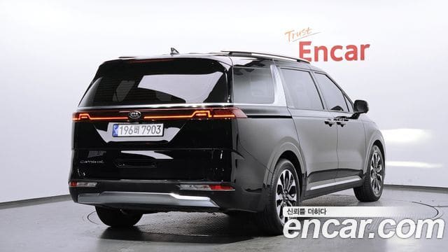 Kia Carnival — фото 1