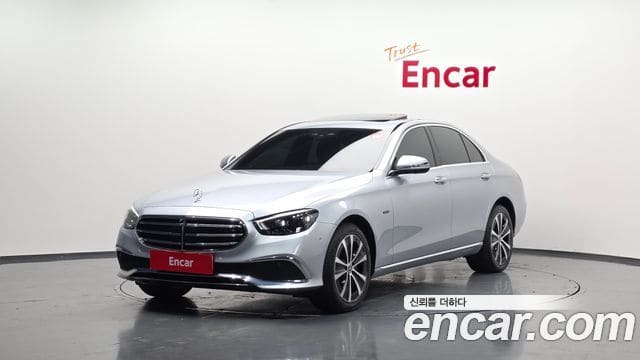 Mercedes-Benz E-Class — фото 1