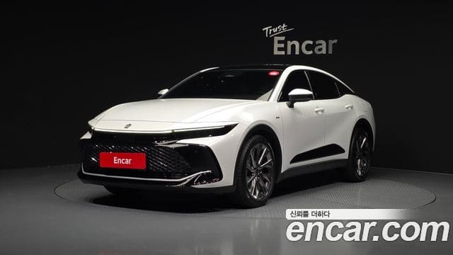 Toyota Crown Crossover — фото 1