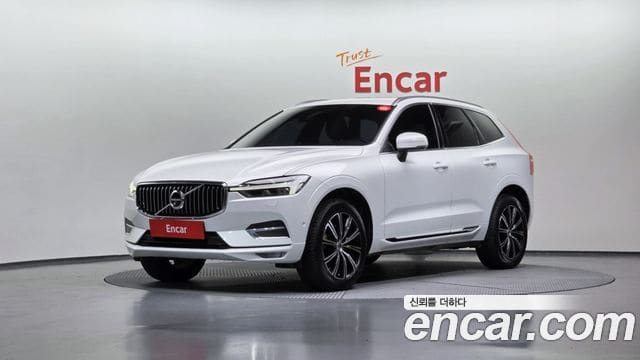 Volvo XC60 — фото 1