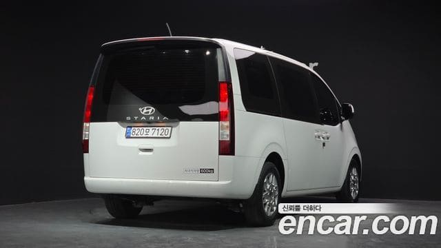 Hyundai Staria — фото 1