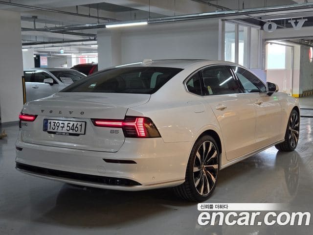 Volvo S90 — фото 1