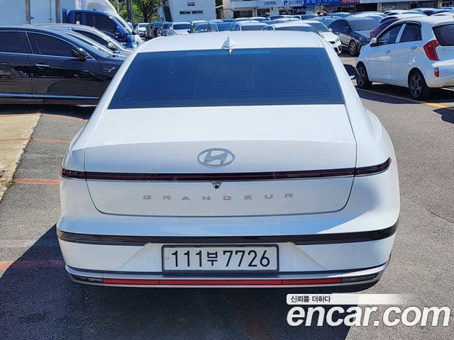 Hyundai Grandeur — фото 1
