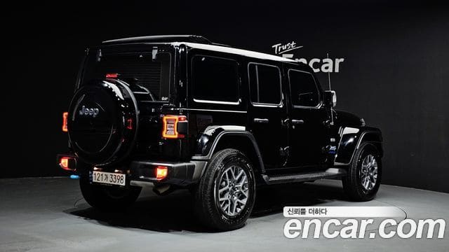 Jeep Wrangler — фото 1