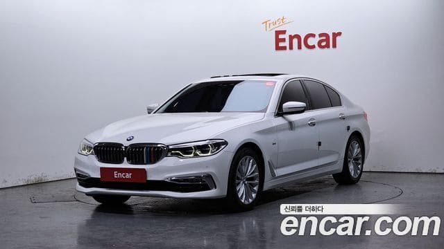 BMW 5 Series — фото 1