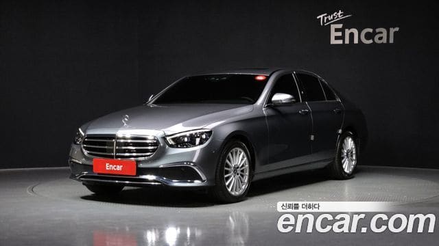 Mercedes-Benz E-Class — фото 1