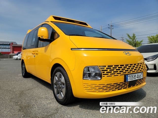 Hyundai Staria — фото 1