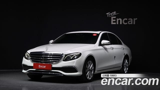 Mercedes-Benz E-Class — фото 1