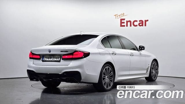 BMW 5 Series — фото 1