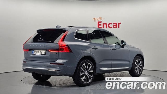 Volvo XC60 — фото 1