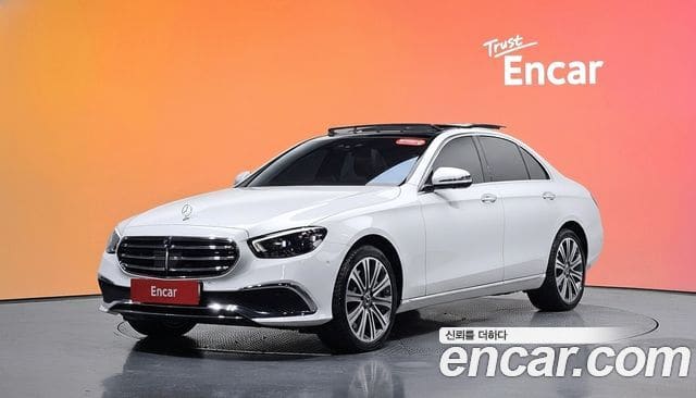 Mercedes-Benz E-Class — фото 1