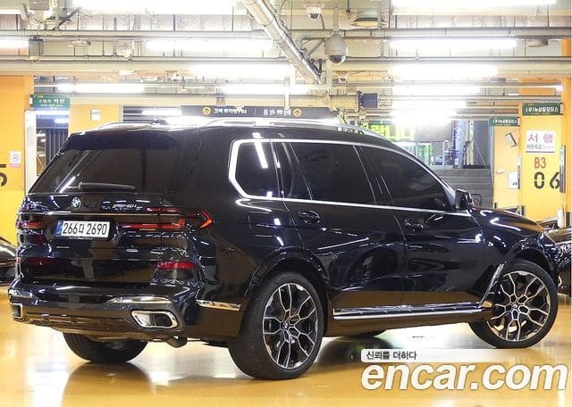 BMW X7 — фото 1