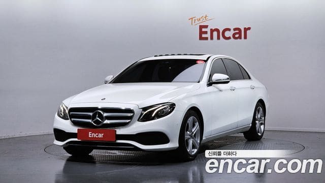 Mercedes-Benz E-Class — фото 1
