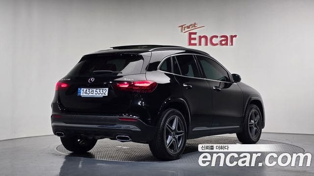 Mercedes-Benz GLA-Class — фото 1
