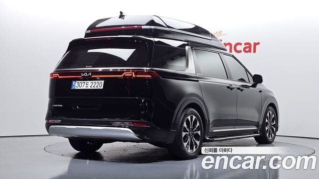Kia Carnival — фото 1