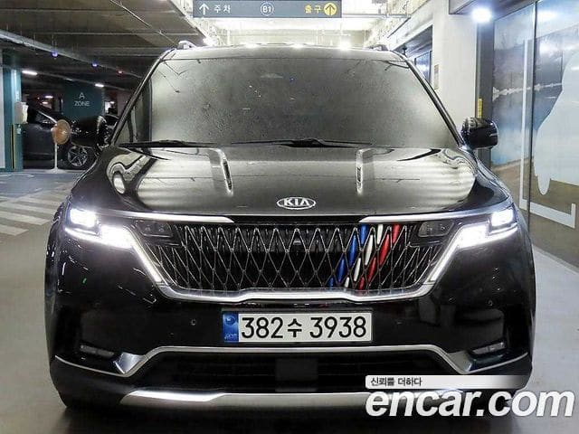 Kia Carnival — фото 1