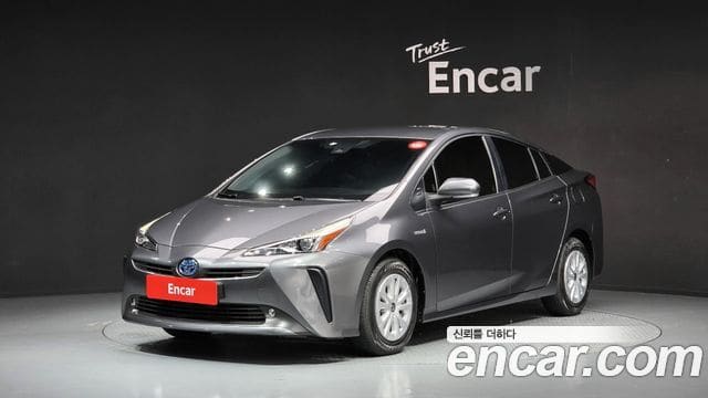 Toyota Prius — фото 1
