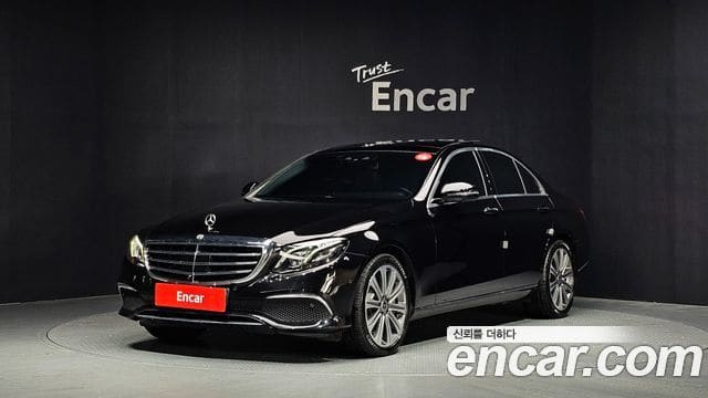 Mercedes-Benz E-Class — фото 1