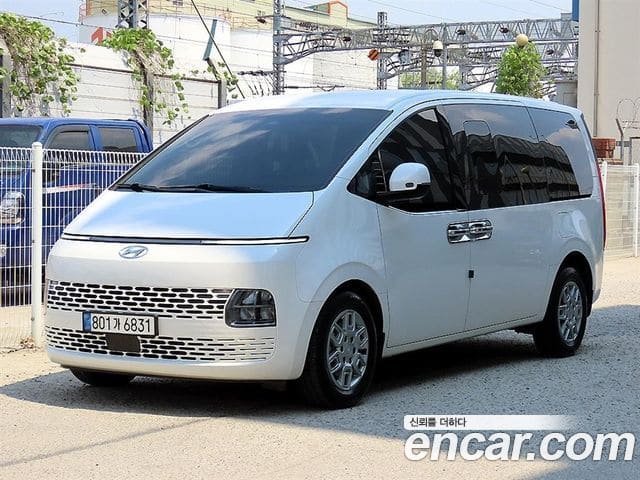 Hyundai Staria — фото 1