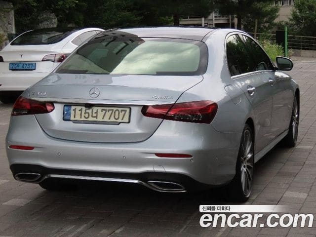 Mercedes-Benz E-Class — фото 1