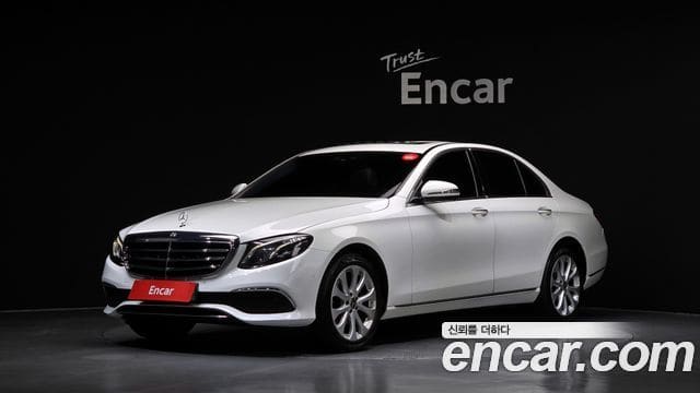 Mercedes-Benz E-Class — фото 1