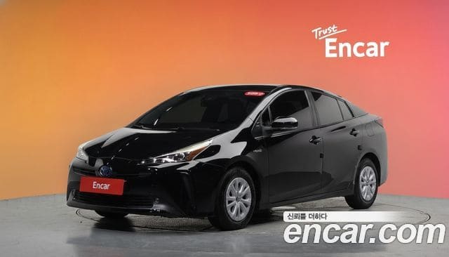 Toyota Prius — фото 1