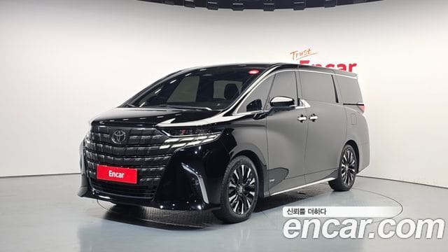 Toyota Alphard — фото 1