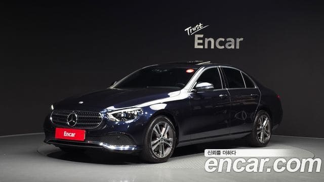 Mercedes-Benz E-Class — фото 1