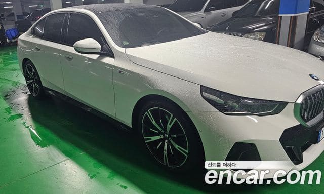 BMW 5 Series — фото 1