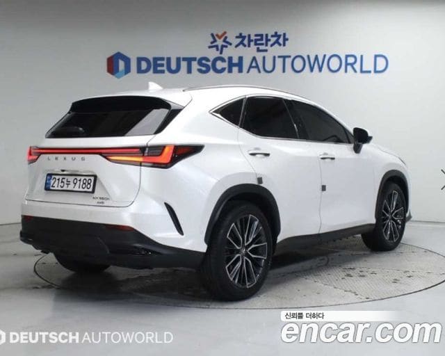 Lexus NX350h — фото 1