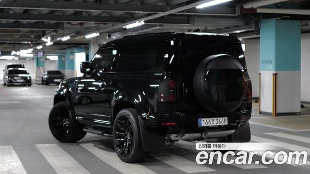 Land Rover Defender — фото 1