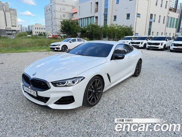 BMW 8 Series — фото 1