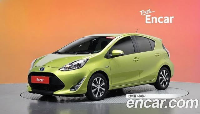 Toyota Prius C — фото 1
