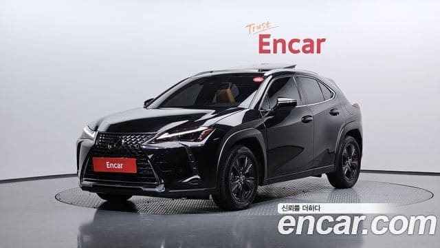 Lexus UX250h — фото 1