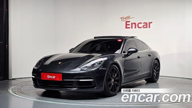 Porsche Panamera — фото 1