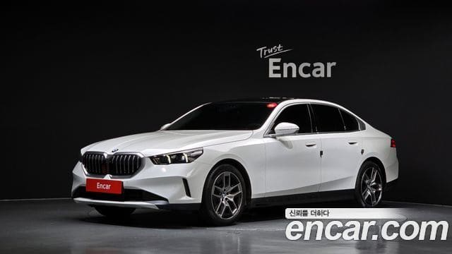 BMW 5 Series — фото 1
