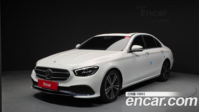 Mercedes-Benz E-Class — фото 1
