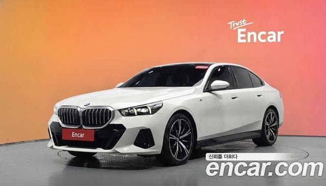 BMW 5 Series — фото 1